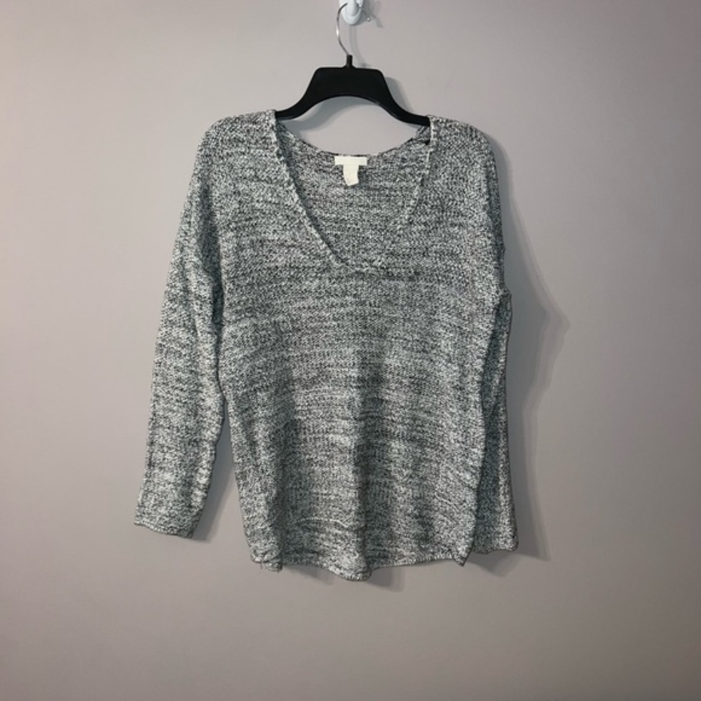Gray black and white tight knitted v neck sweater H&M conscious Small